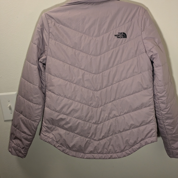 The North Face Women's Light Purple Puffer Jacket - Picture 13 of 16